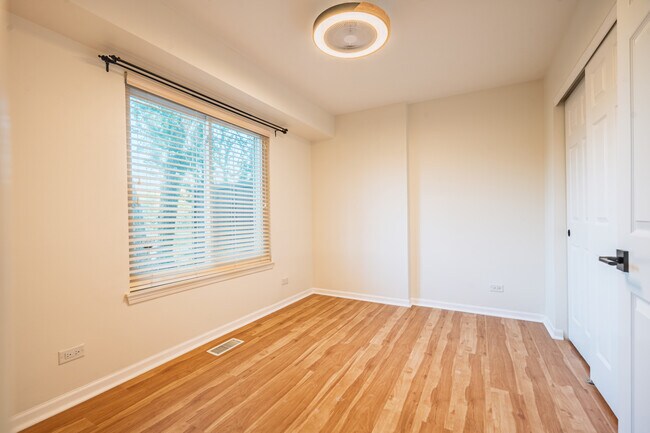Building Photo - 2673 S Embers Ln