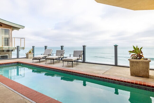 Building Photo - 1941 S Pacific St