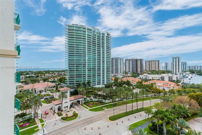 Building Photo - 20000 E Country Club Dr