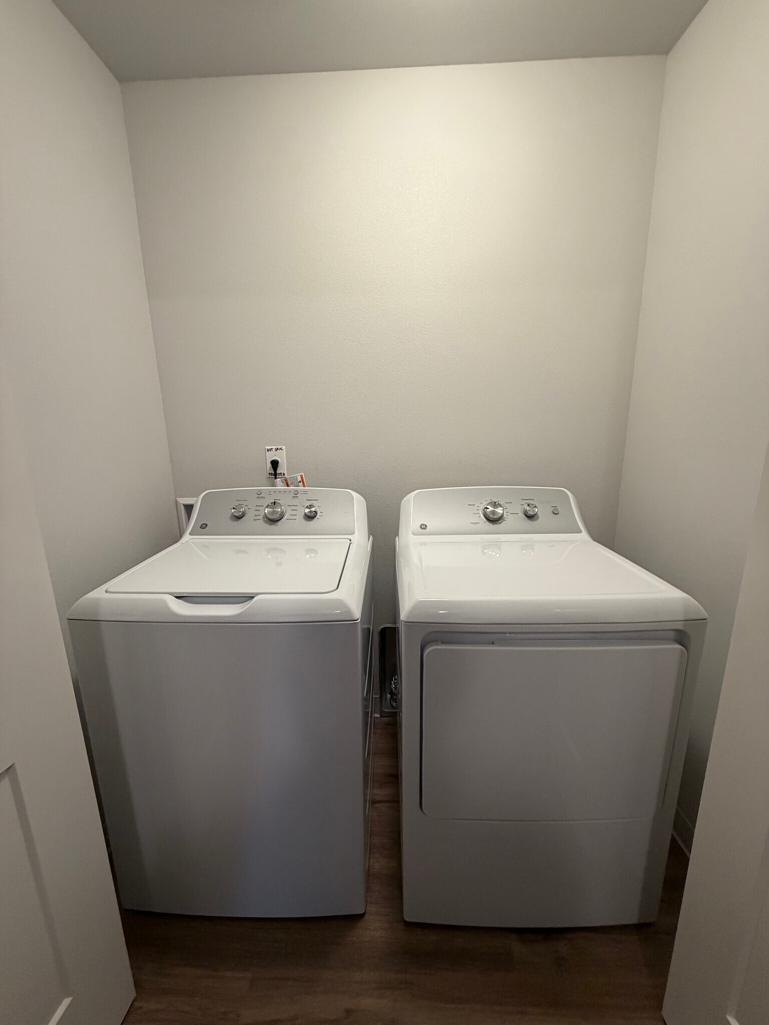 Building Photo - 8001 Oneil Rd NE