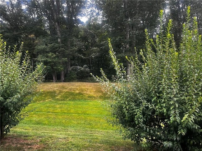 Building Photo - 107 Rocky Brook Way