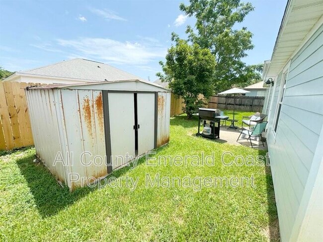 Building Photo - 915 Emily Cir