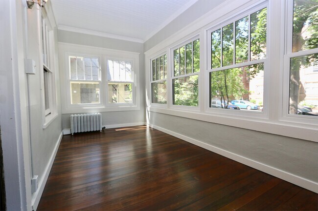 Building Photo - 2223 Harriet Ave