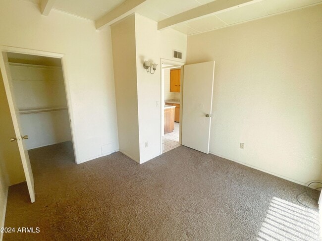 Building Photo - 678 S Grand Dr