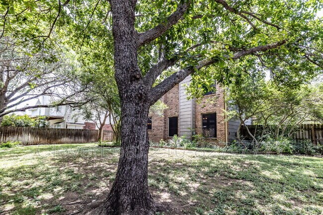 Building Photo - 417 Sunrise Canyon Dr