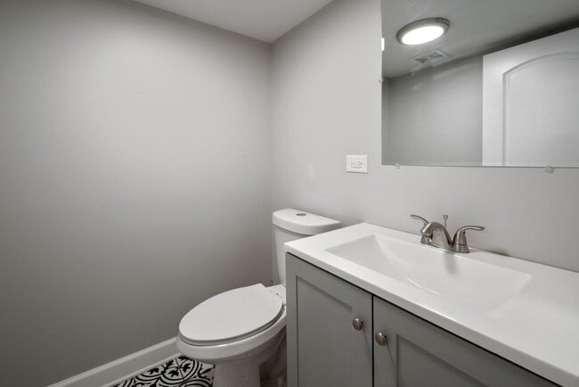 Building Photo - 5944 S Princeton Ave