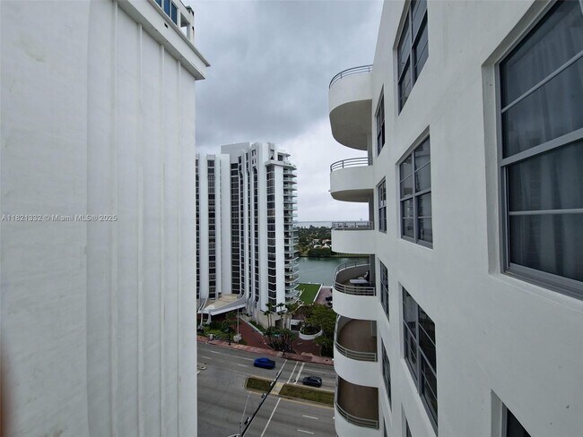 Building Photo - 5555 Collins Ave