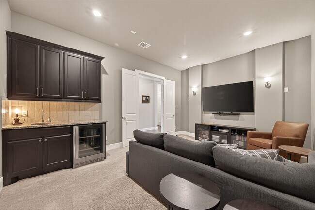 Building Photo - 3606 Canyon Dr