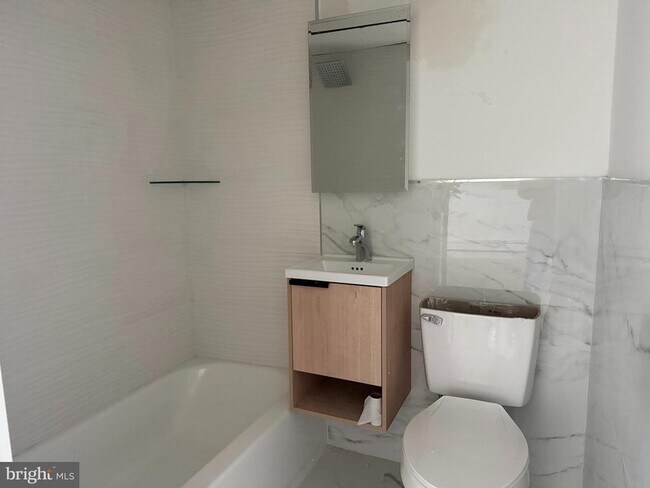 Building Photo - 1247 Shackamaxon St