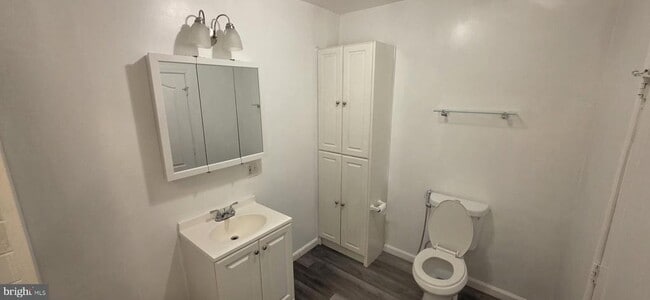 Building Photo - 107 River Rd Dr