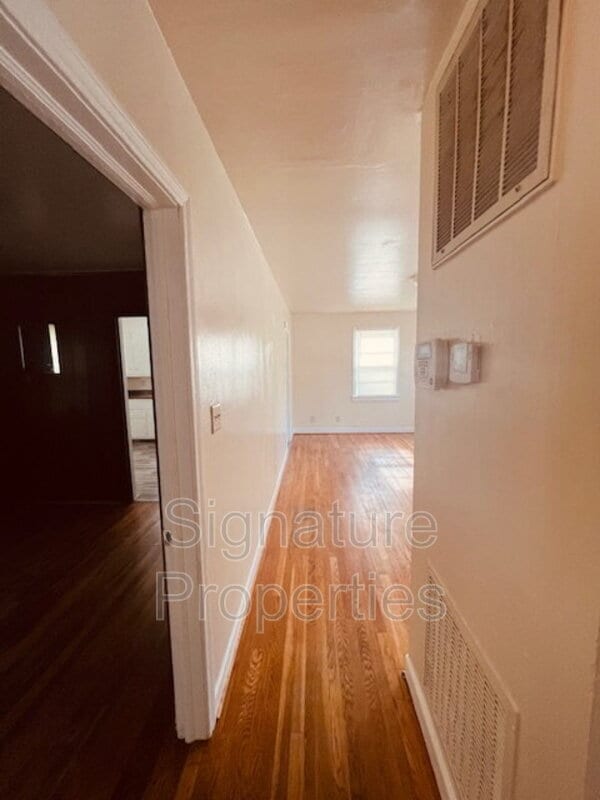 Building Photo - 2128 N Whitehill Dr