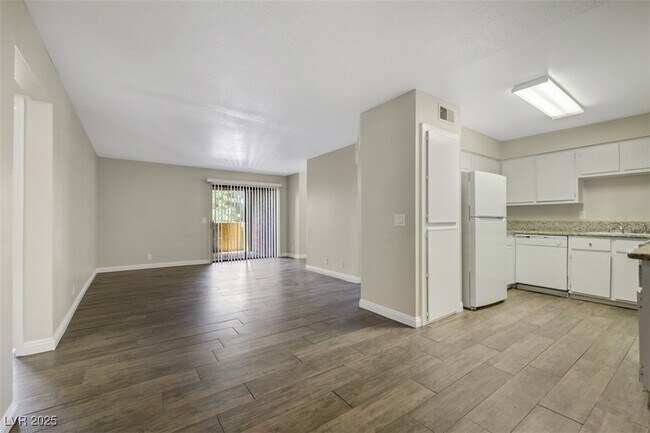 Building Photo - 3151 N Soaring Gulls Dr
