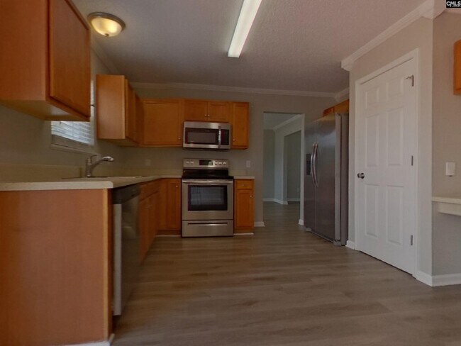 Building Photo - 661 Thornhill Dr