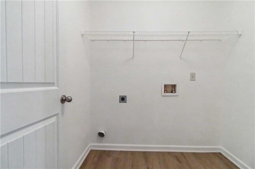 Building Photo - 100 Heritage Club Cir