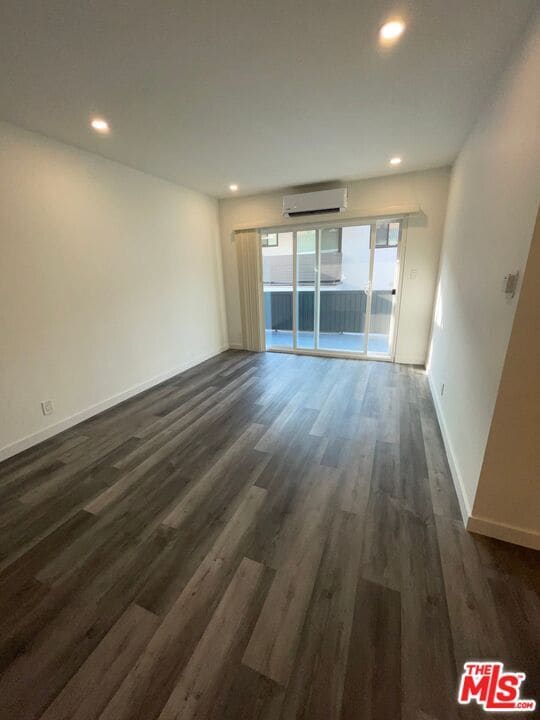 Building Photo - 1840 N Gramercy Pl