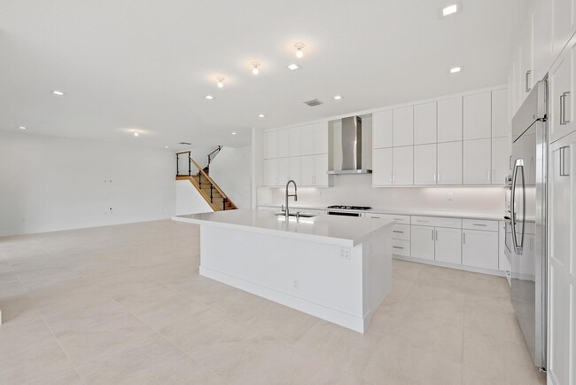 Building Photo - 20471 Southernwood Ave