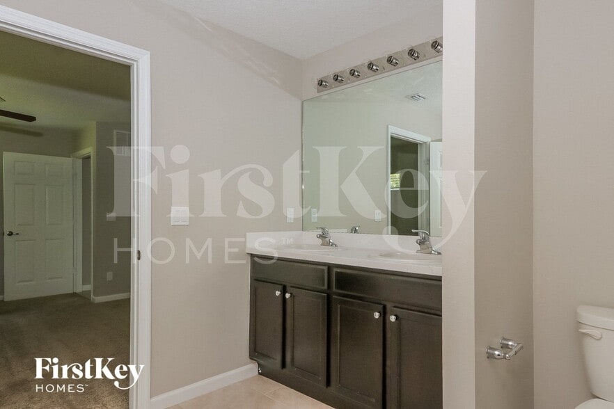 Building Photo - 3765 SW Darby Ln