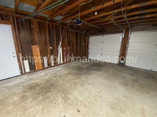 Building Photo - 3195 White Cir