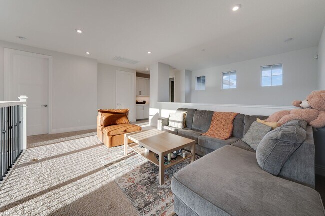 Building Photo - Luxury 4 Bedroom Home in Gated El Dorado Hills Community!