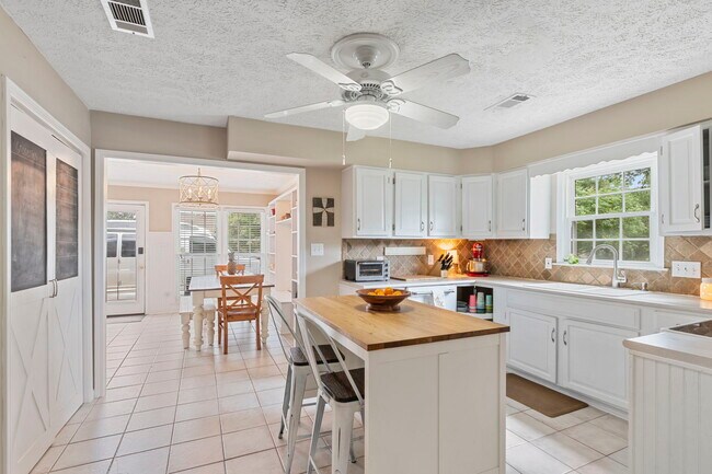 Building Photo - 431 Duckworth Dr