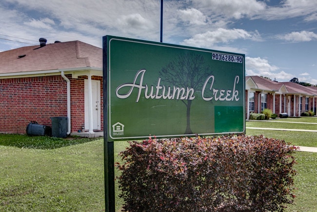 Building Photo - 102 S East St