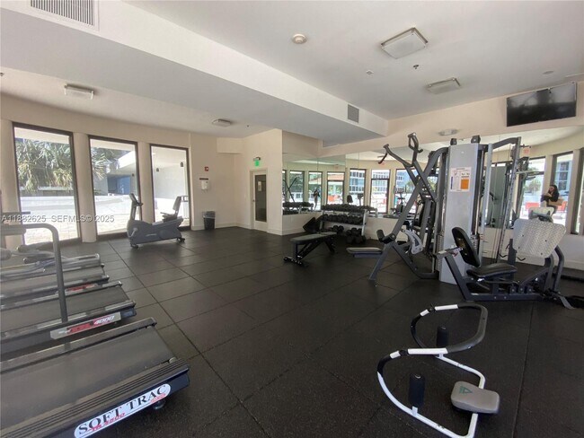 Building Photo - 20515 E Country Club Dr