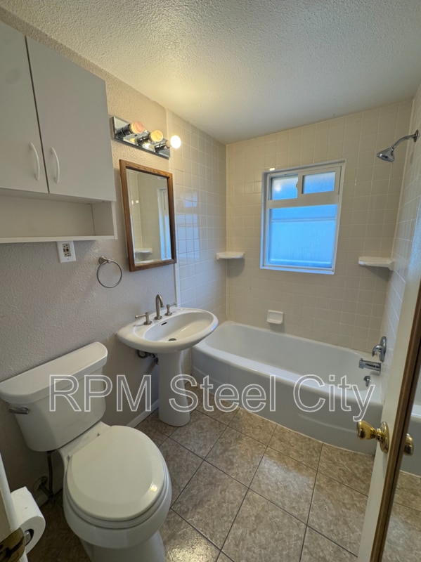 Building Photo - 1009 Constitution Rd