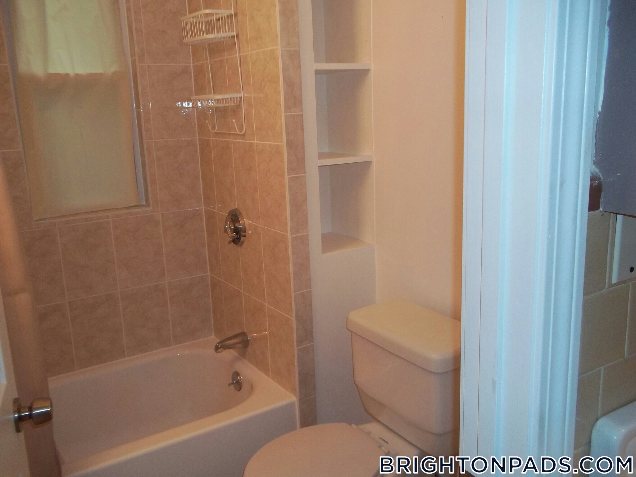 Building Photo - 72 Antwerp St