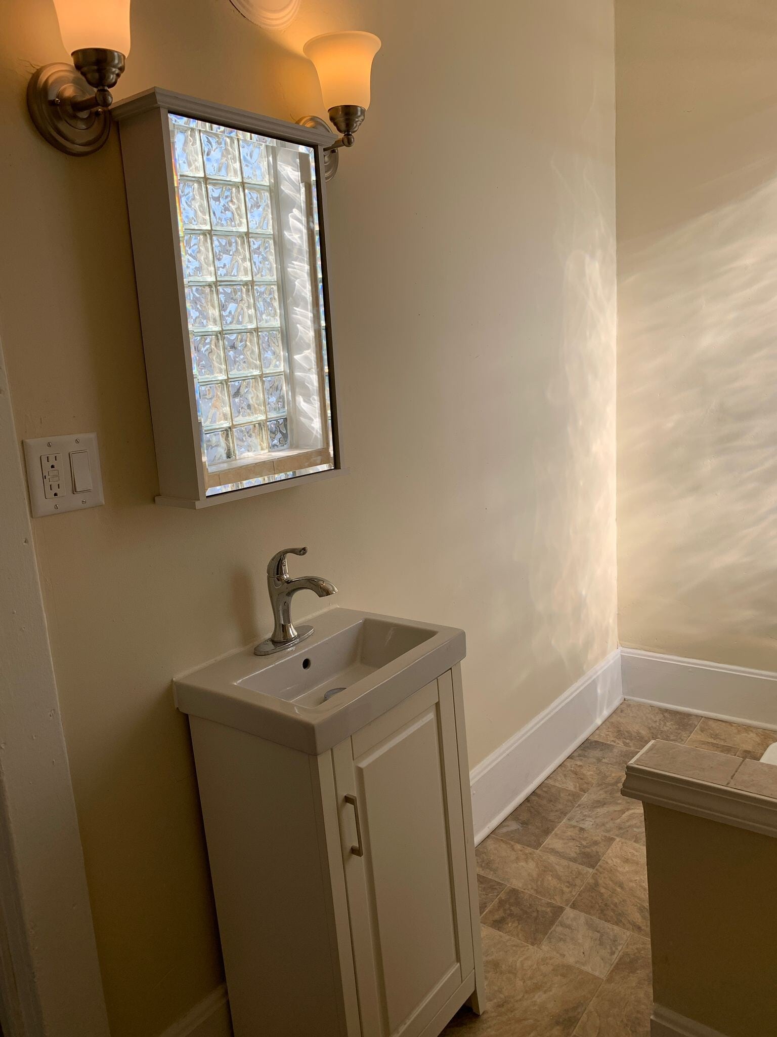 Bathroom - 3667 E Munkwitz Ave