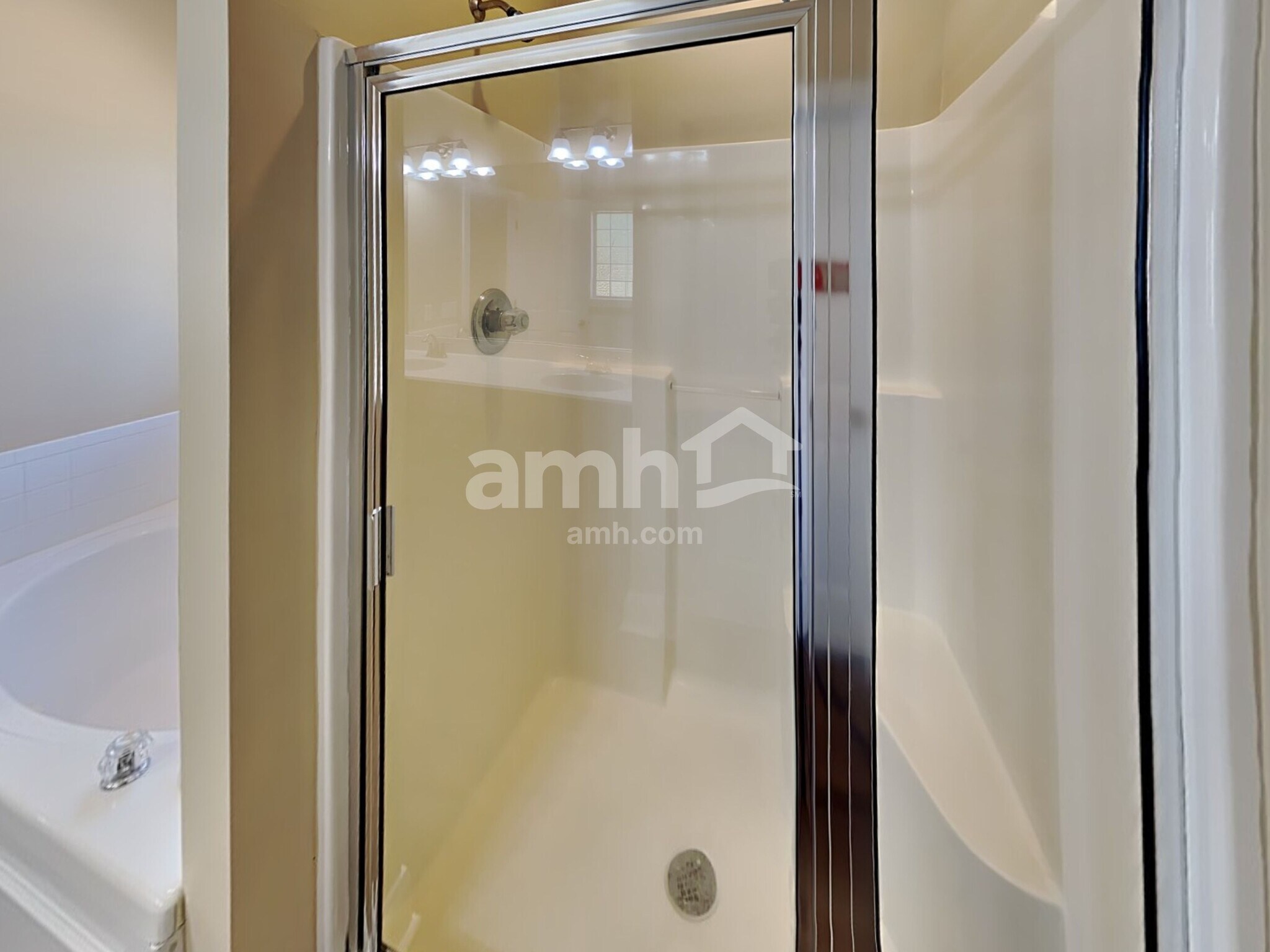 Building Photo - 636 Osborne Ln