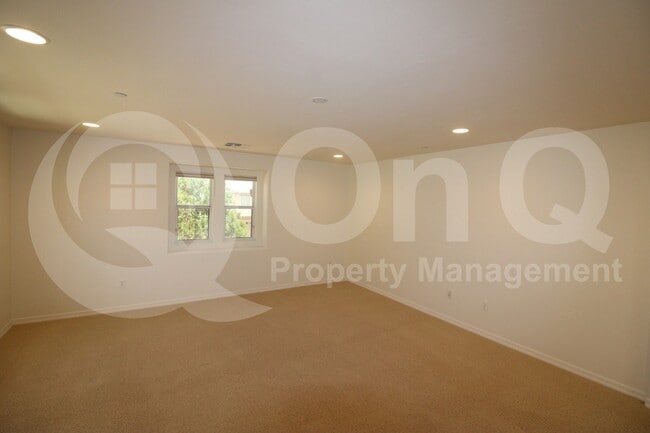 Building Photo - 779 W Calle La Bolita