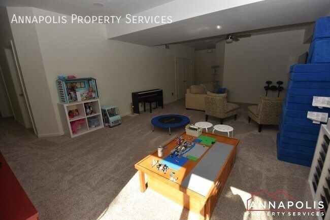 Building Photo - 917 St Martins Loop