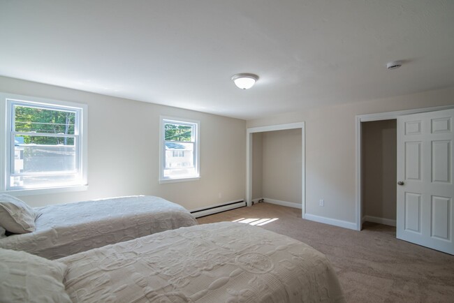 Building Photo - 11 Chatham St