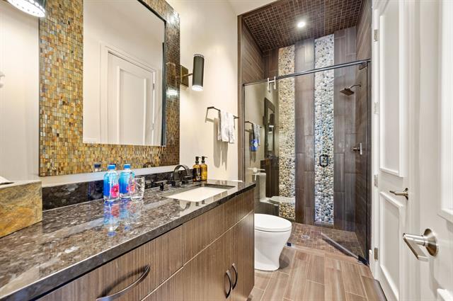 Building Photo - 170 Jellico Cir W