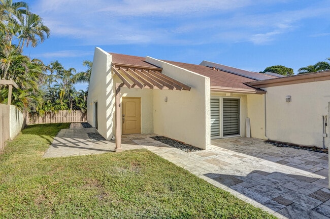 Building Photo - 21760 Contado Rd