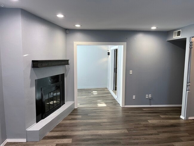 Primary Photo - 6700 N Meridian Ave