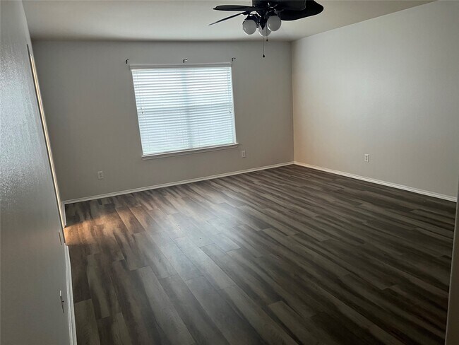 Building Photo - 1907 Cold River Dr