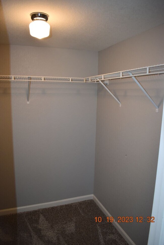 Building Photo - Spacious 2 bed + bonus room / Littleton Condo, Wonderful Location