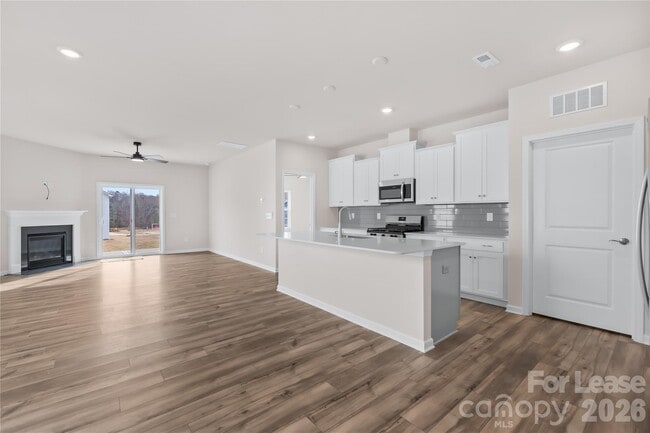 Building Photo - 1609 Swallow Tail Dr