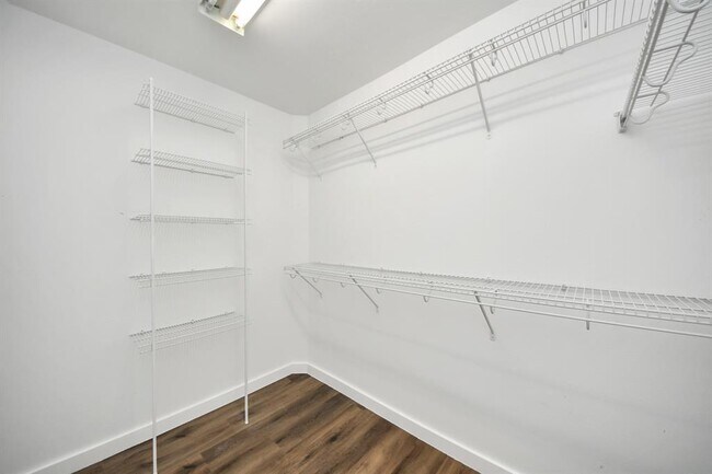 Building Photo - 2703 Edgewick Elm St