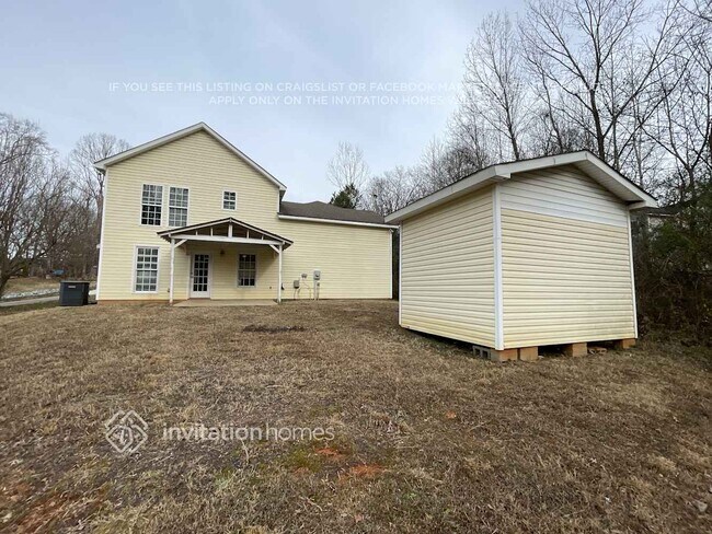 Building Photo - 3837 Sally Ln