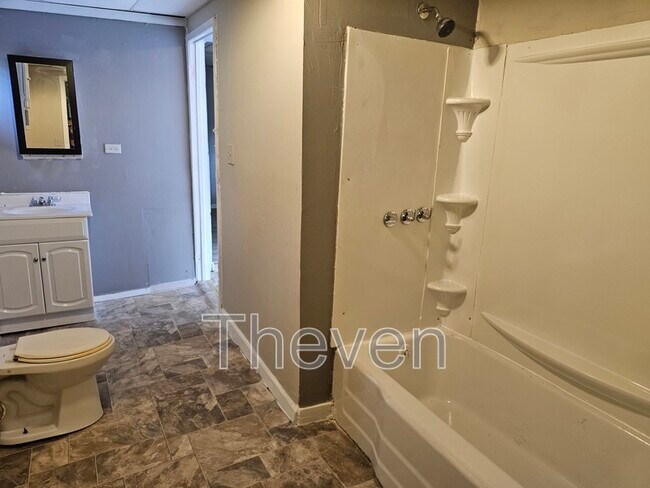 Building Photo - 107 Titus Ave