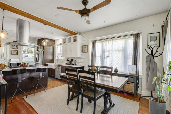 Building Photo - 5103 SE 64th Ave