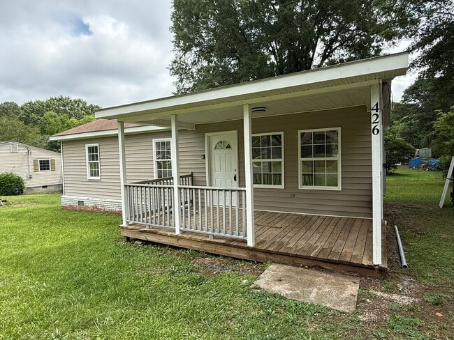 Building Photo - 3 Bedroom/1 Bath home for rent in Norwood