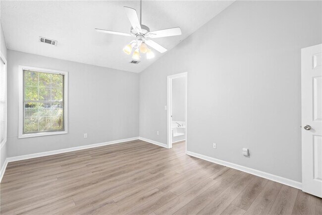 Building Photo - 2110 Racquet Club Cir NW