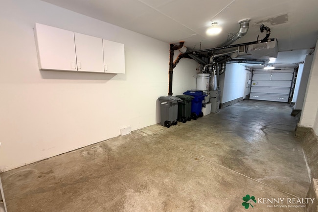 Building Photo - Bright and Updated 1 Bedroom Home with Pri...