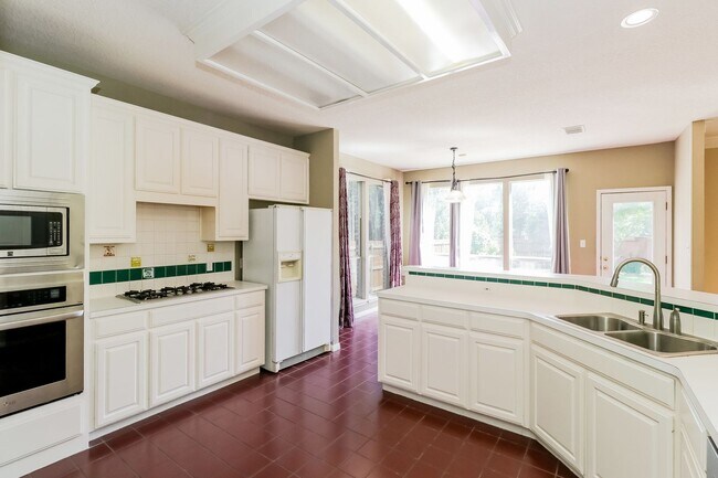 Building Photo - Amazing home ready to move in!