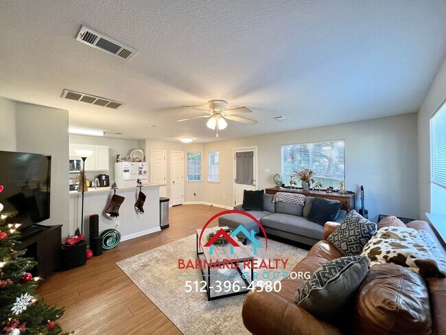 Building Photo - Available Mid July: Well maintained Duplex with Garage and Yard- Close to TX State Bus Stop!