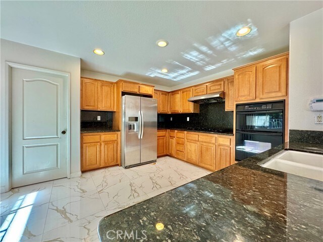 Building Photo - 16612 China Berry Ct