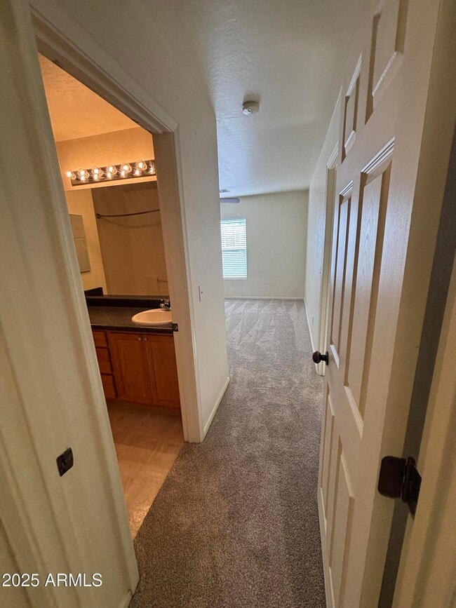 Building Photo - 864 Tiablanca Rd